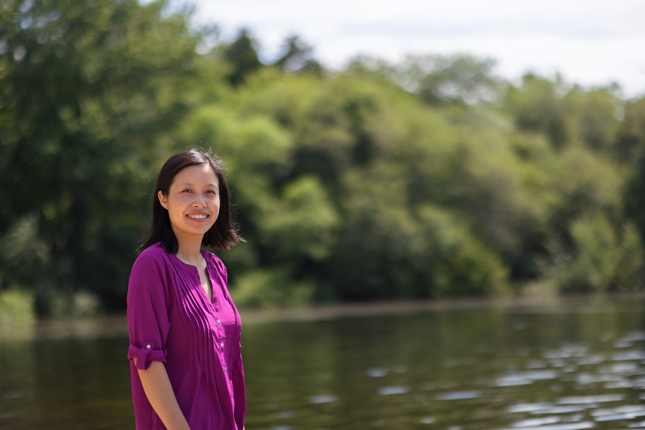 Victoria at pond